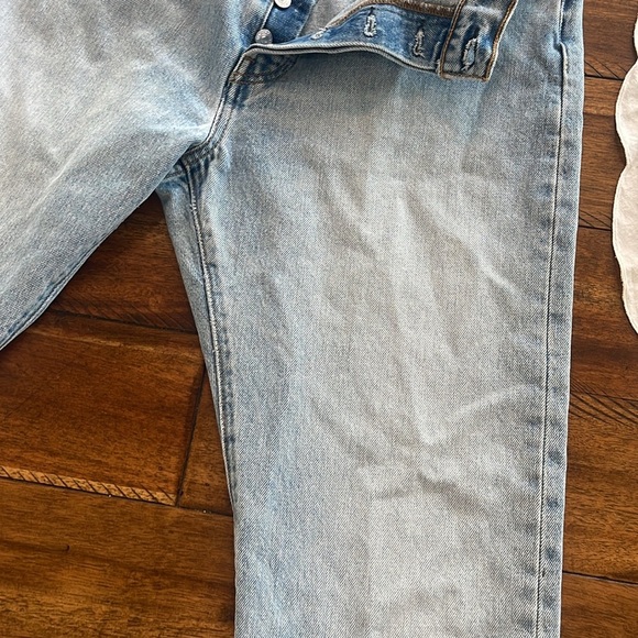 Levi’s Women 501 light wash blue denim jeans size 30x30 straight leg button fly - Picture 3 of 15
